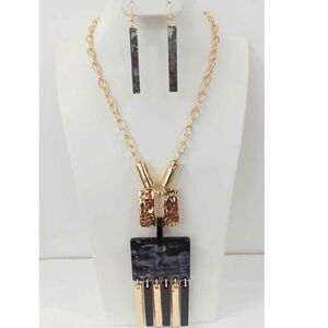 Gold-Tone Necklace and Earrings Set with Marbled Black Pendant
